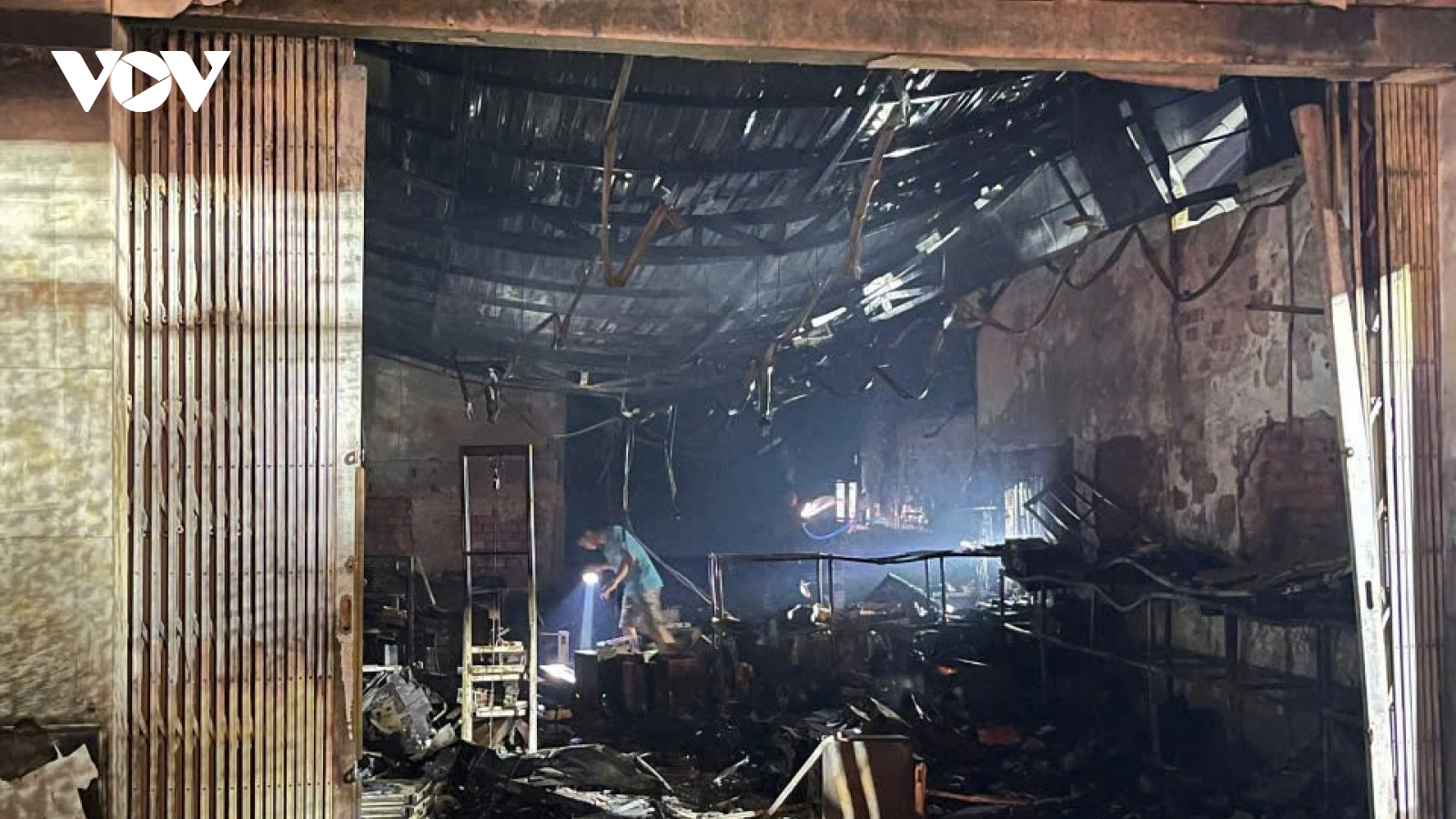 Cháy nhà kho có nhiều thiết bị điện tử ở An Giang